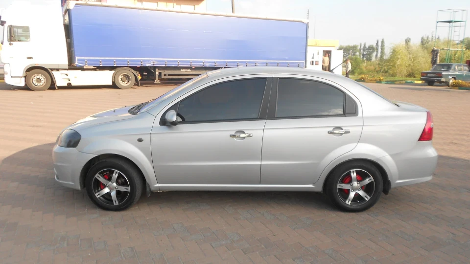 Chevrolet Aveo Sedan 5