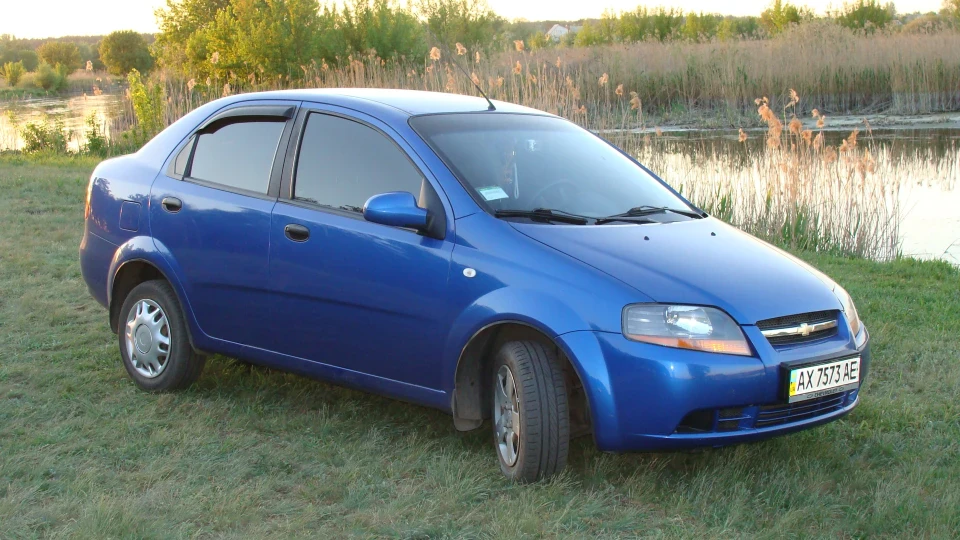 Chevrolet Aveo Sedan 3