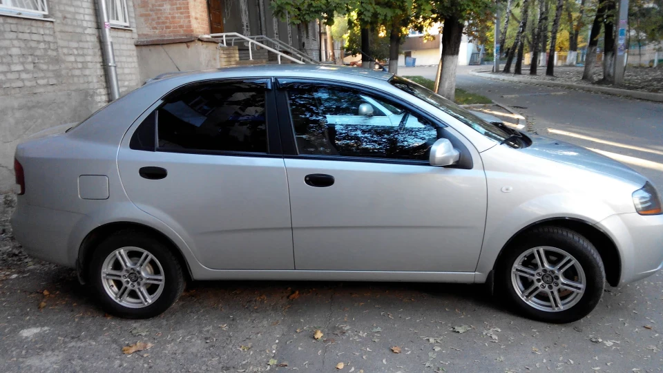 Chevrolet Aveo Sedan 3