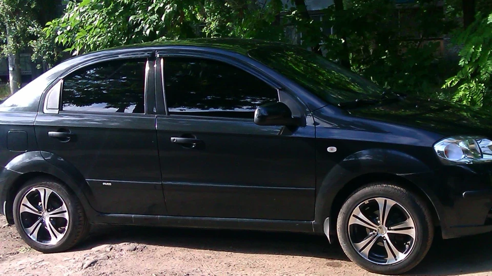 Chevrolet Aveo Sedan 3