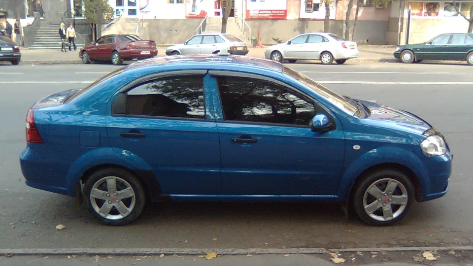 Chevrolet Aveo Sedan 4