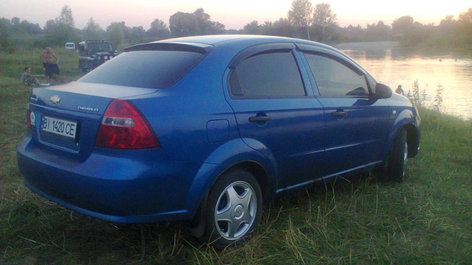 Chevrolet Aveo Sedan 3
