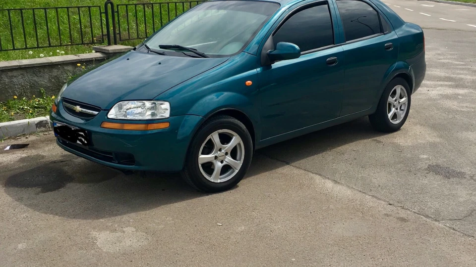 Chevrolet Aveo Sedan 2