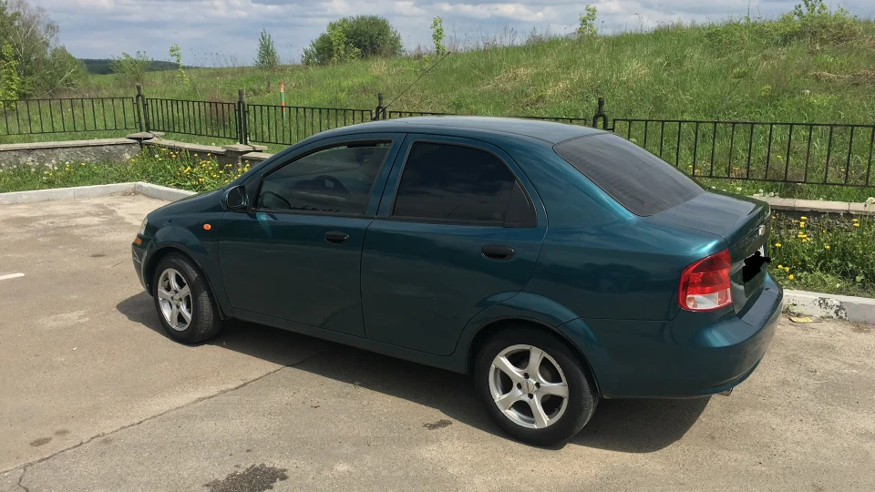 Chevrolet Aveo Sedan 3