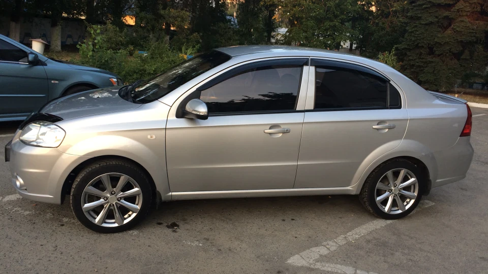 Chevrolet Aveo Sedan 2
