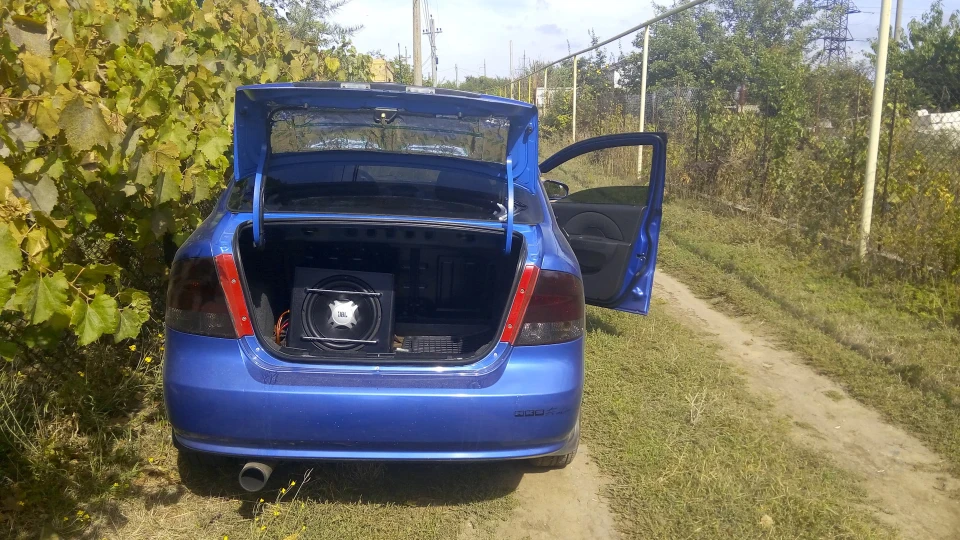 Chevrolet Aveo Sedan 3