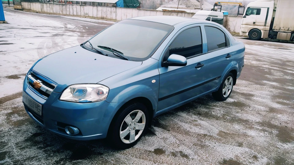 Chevrolet Aveo Sedan 2