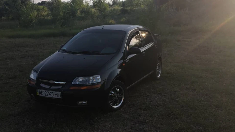 Chevrolet Aveo Sedan 3