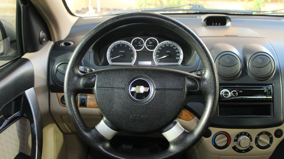 Chevrolet Aveo Sedan 3