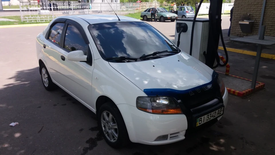 Chevrolet Aveo Sedan 3