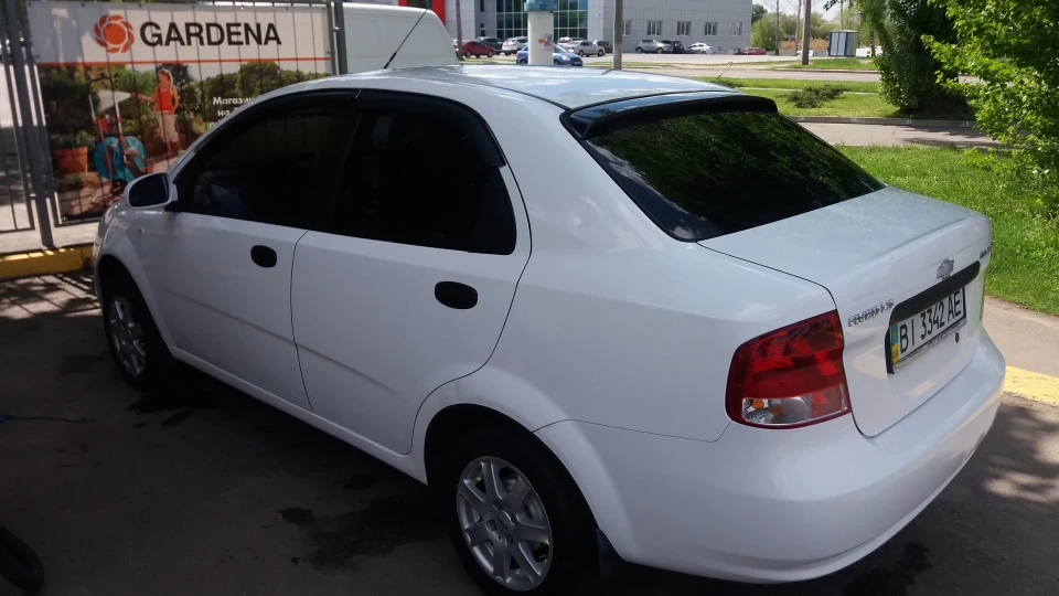 Chevrolet Aveo Sedan 4
