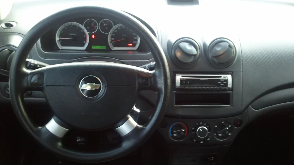 Chevrolet Aveo Sedan 2