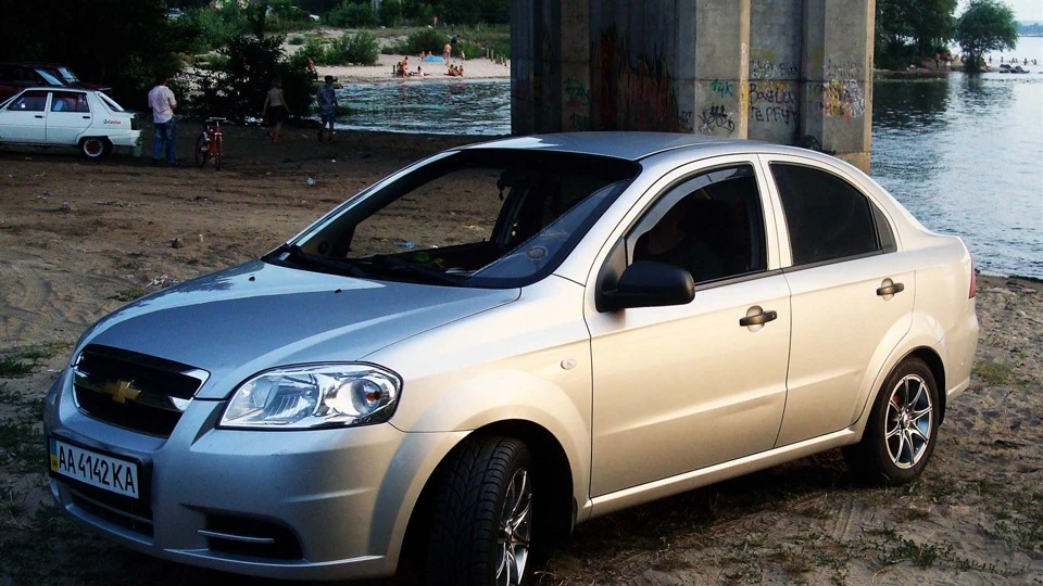 Chevrolet Aveo Sedan 3