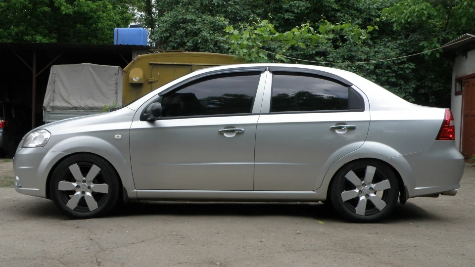 Chevrolet Aveo Sedan 3