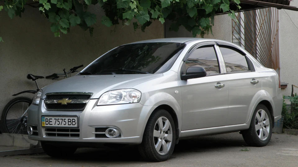 Chevrolet Aveo Sedan 4
