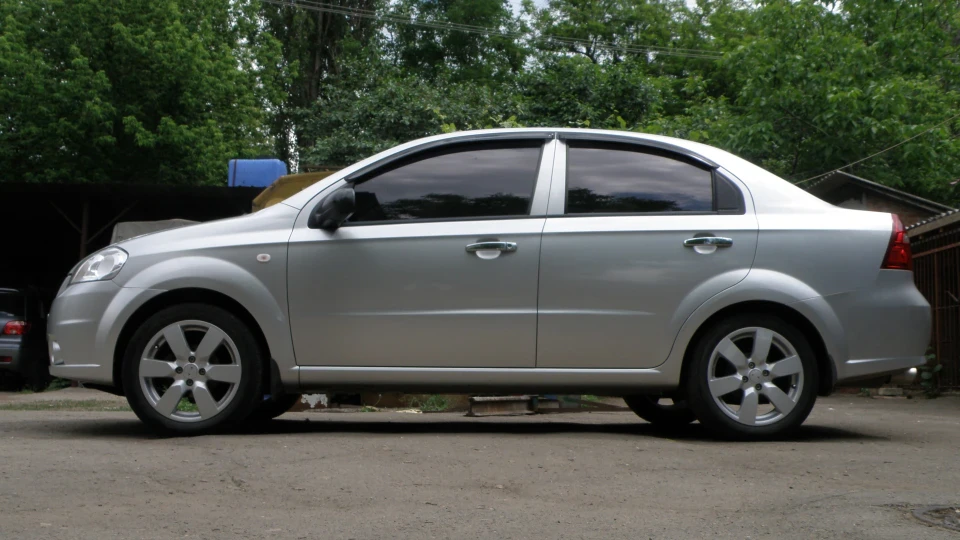 Chevrolet Aveo Sedan 5
