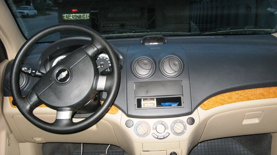 Chevrolet Aveo Sedan 1.6 LT 4