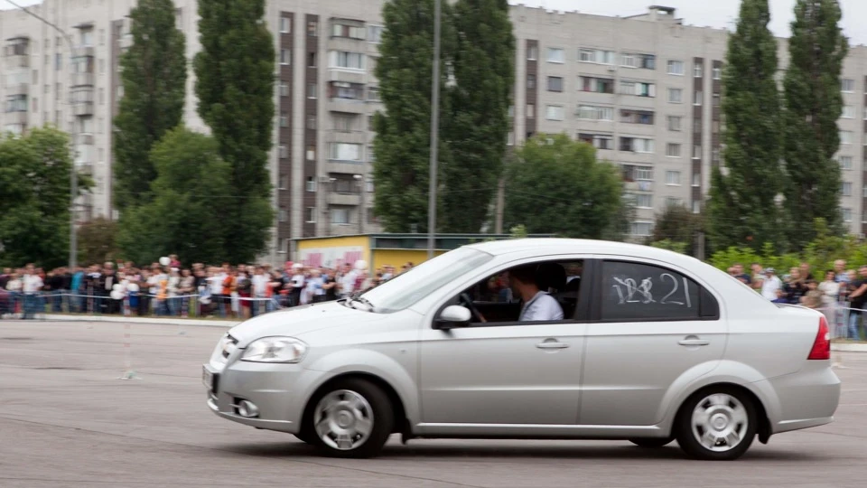 Chevrolet Aveo Sedan Argentum 2