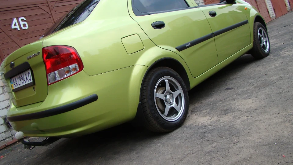 Chevrolet Aveo Sedan AveoLS 2