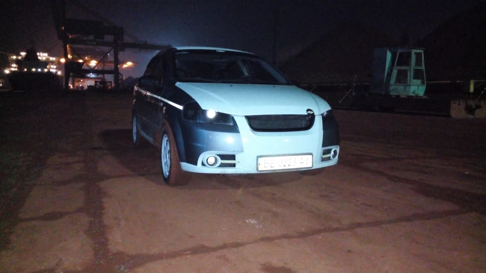 Chevrolet Aveo Sedan білий яструб 2