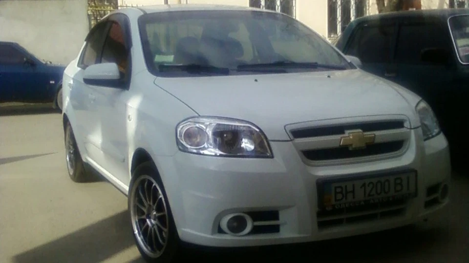 Chevrolet Aveo Sedan Білий Шевролюшин 3