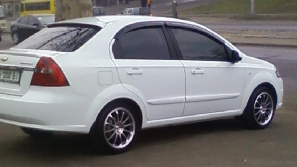 Chevrolet Aveo Sedan Білий Шевролюшин 4