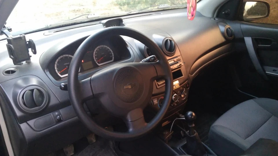 Chevrolet Aveo Sedan Black hoRSe 4