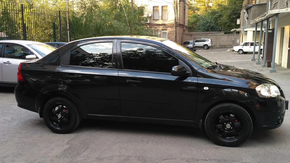 Chevrolet Aveo Sedan Black Hunter 4