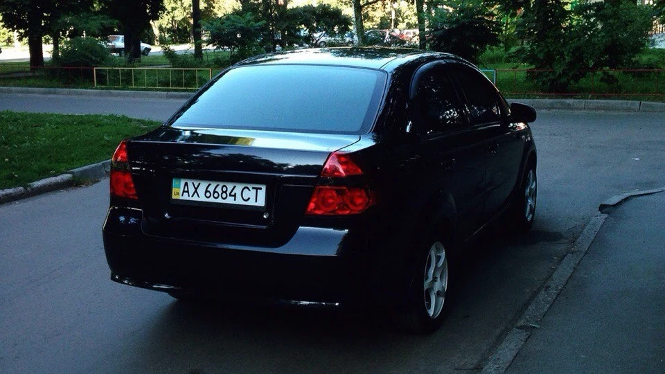 Chevrolet Aveo Sedan -Black Side -