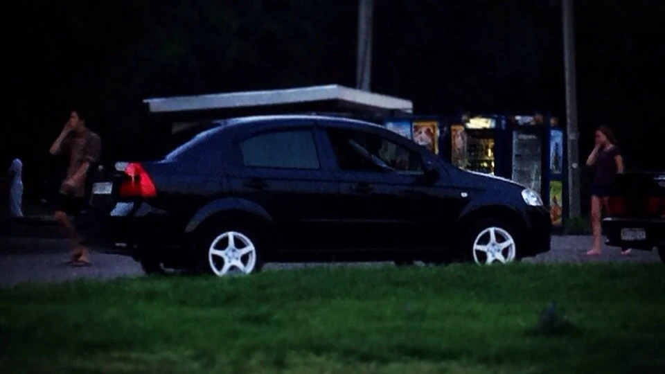 Chevrolet Aveo Sedan -Black Side - 2