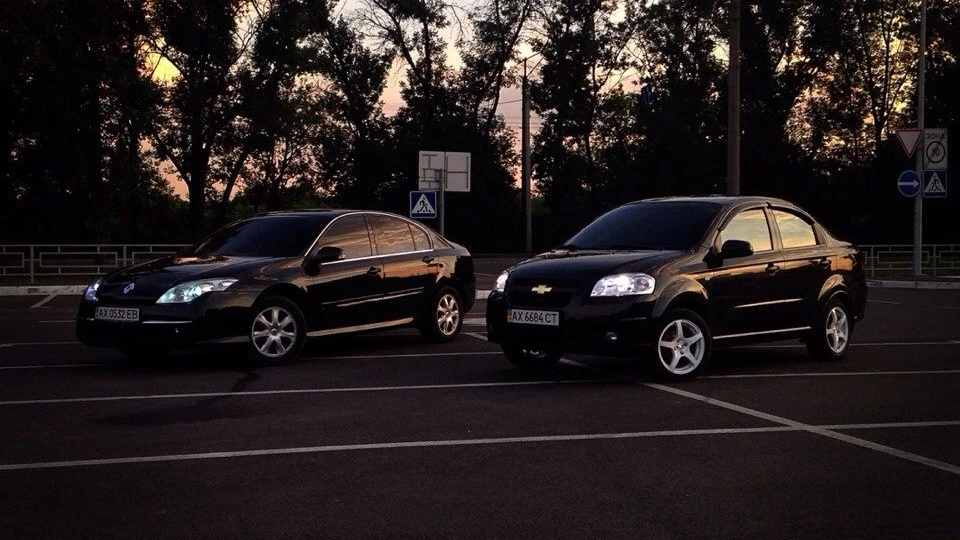 Chevrolet Aveo Sedan -Black Side - 3