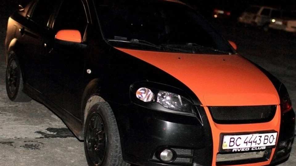 Chevrolet Aveo Sedan чорно-біла 5