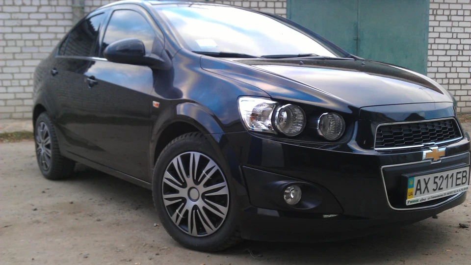 Chevrolet Aveo Sedan чорний sonik 2