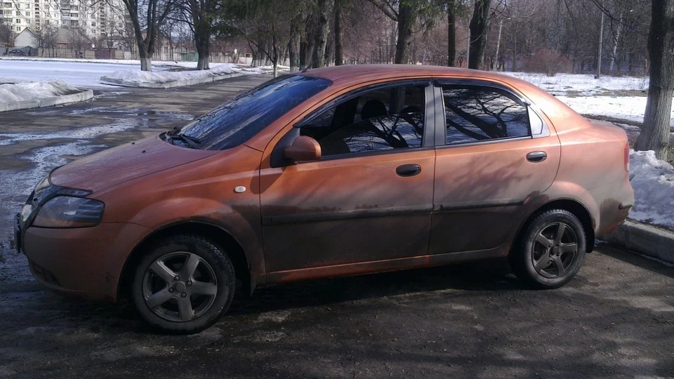 Chevrolet Aveo Sedan - Crazy Orange 4