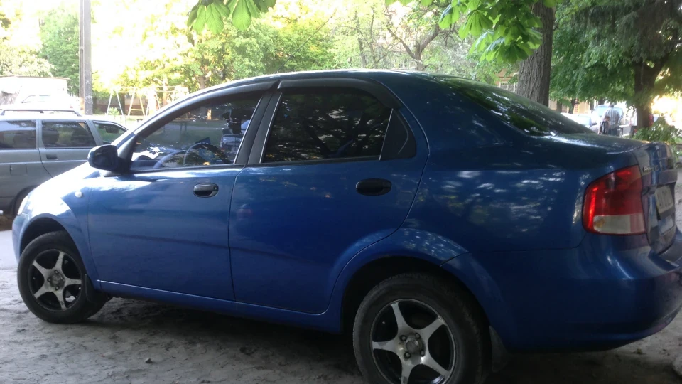 Chevrolet Aveo Sedan Family CAR 2