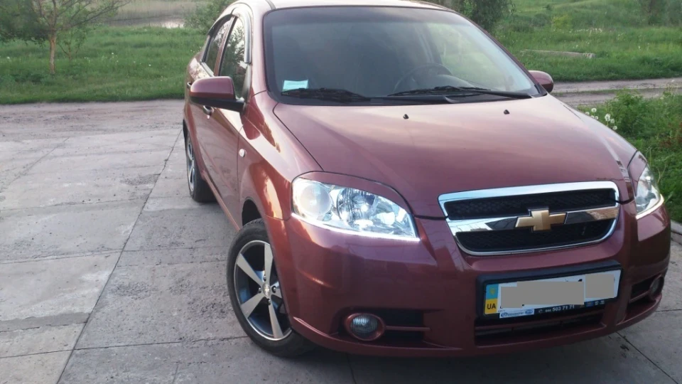 Chevrolet Aveo Sedan Grand Canyon Brown 2