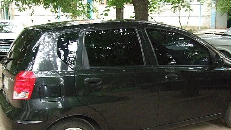 Chevrolet Aveo Sedan hatch black 2