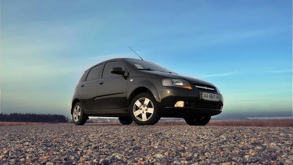 Chevrolet Aveo Sedan "HOTBACK" 5