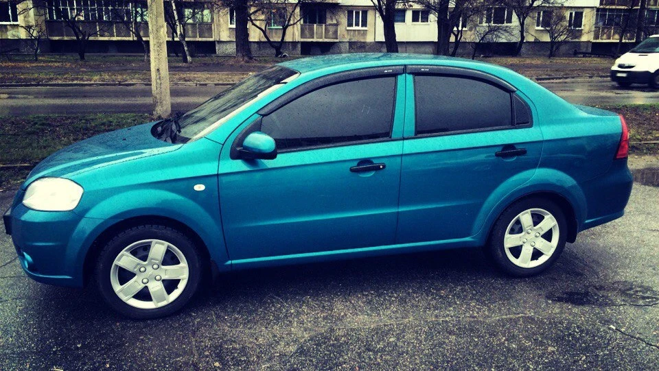 Chevrolet Aveo Sedan Individual 4