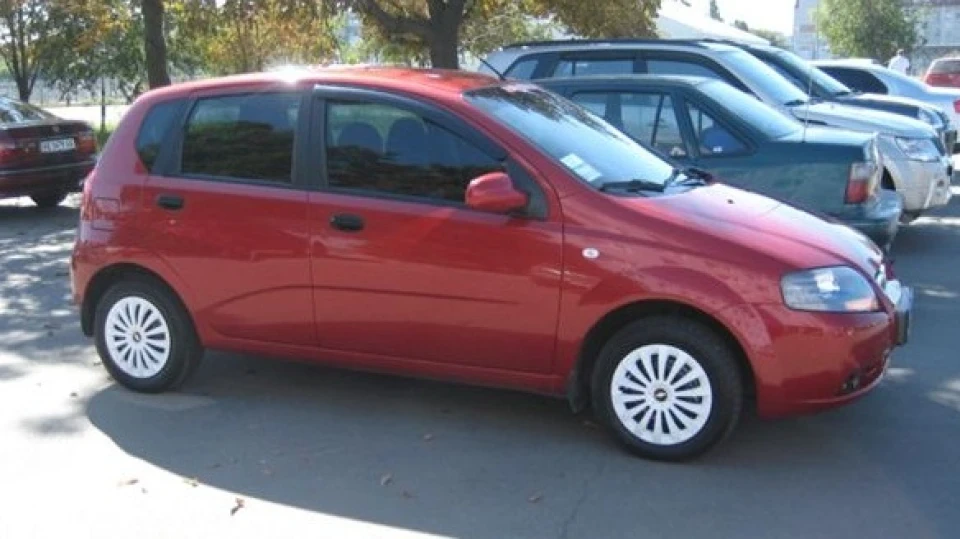 Chevrolet Aveo Sedan червоний авеолюшин 4