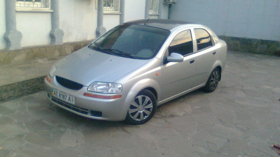 Chevrolet Aveo Sedan ...low...