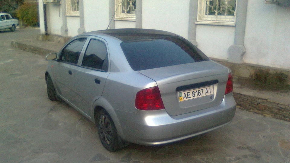Chevrolet Aveo Sedan ...low... 2