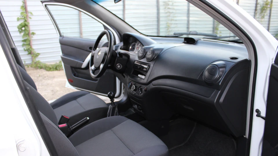 Chevrolet Aveo Sedan LS Наречена