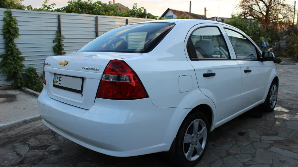 Chevrolet Aveo Sedan LS Наречена 3
