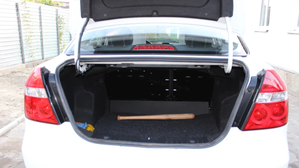 Chevrolet Aveo Sedan LS Наречена 4