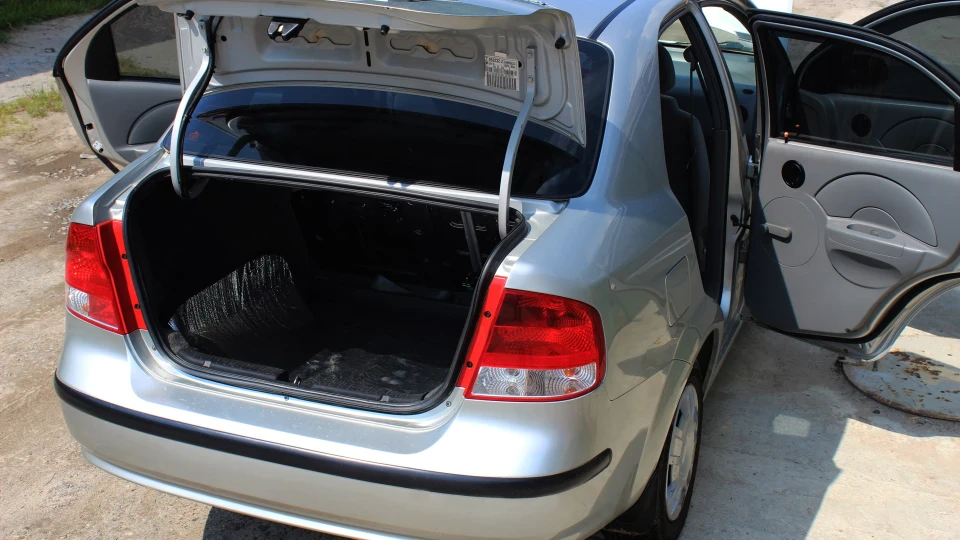 Chevrolet Aveo Sedan LS 3