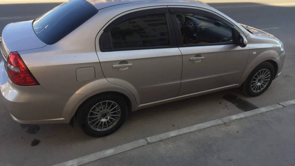 Chevrolet Aveo Sedan LT 1.6 5