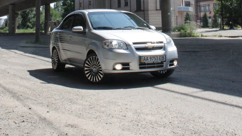 Chevrolet Aveo Sedan LT Трохи droped 4