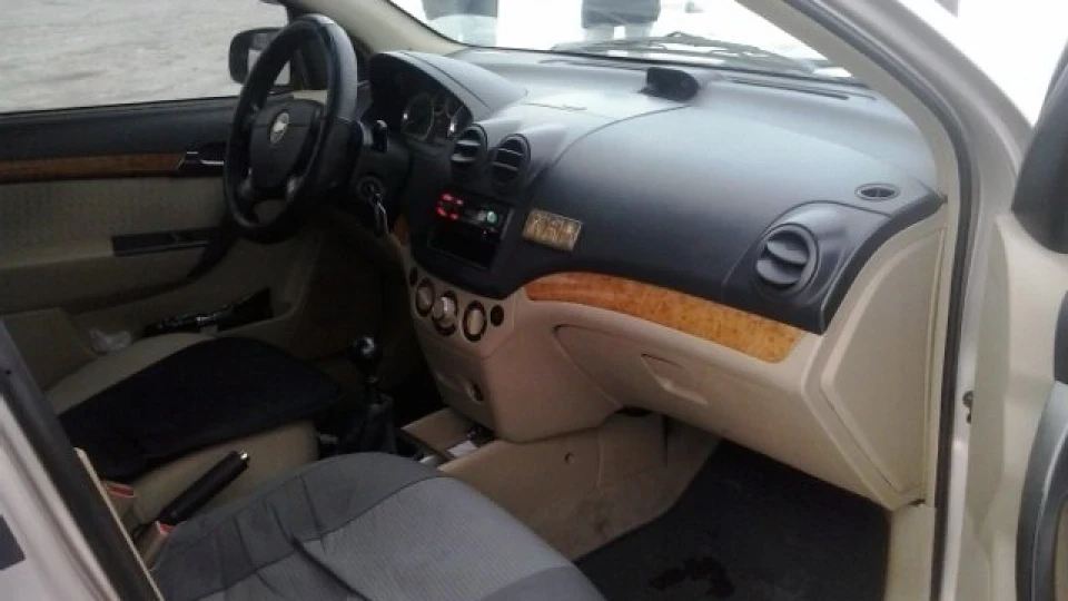 Chevrolet Aveo Sedan LT 5