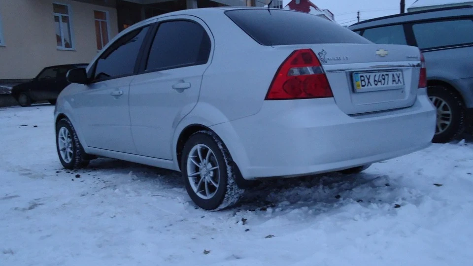 Chevrolet Aveo Sedan LT 3